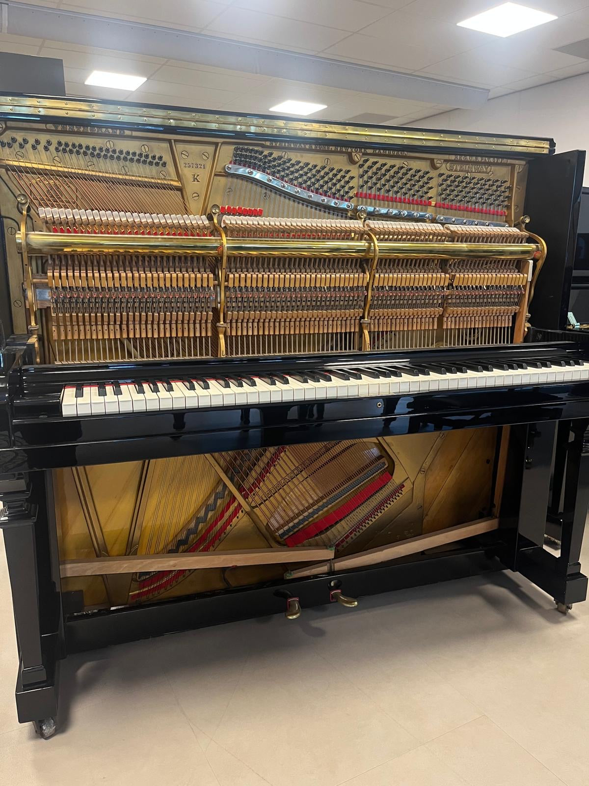 Steinway & Sons model K