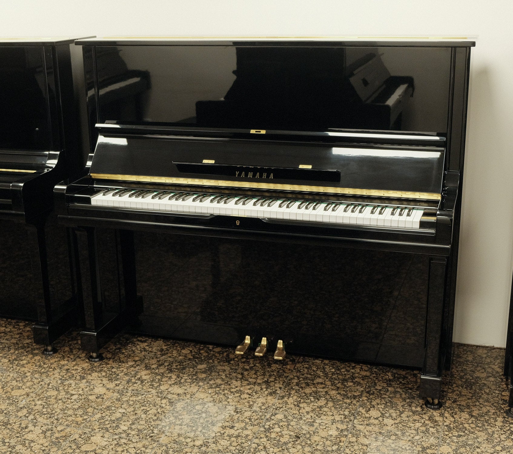 Yamaha U3H Piano Zwart Hoogglans
